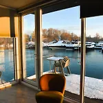 Houseboat Trinidad